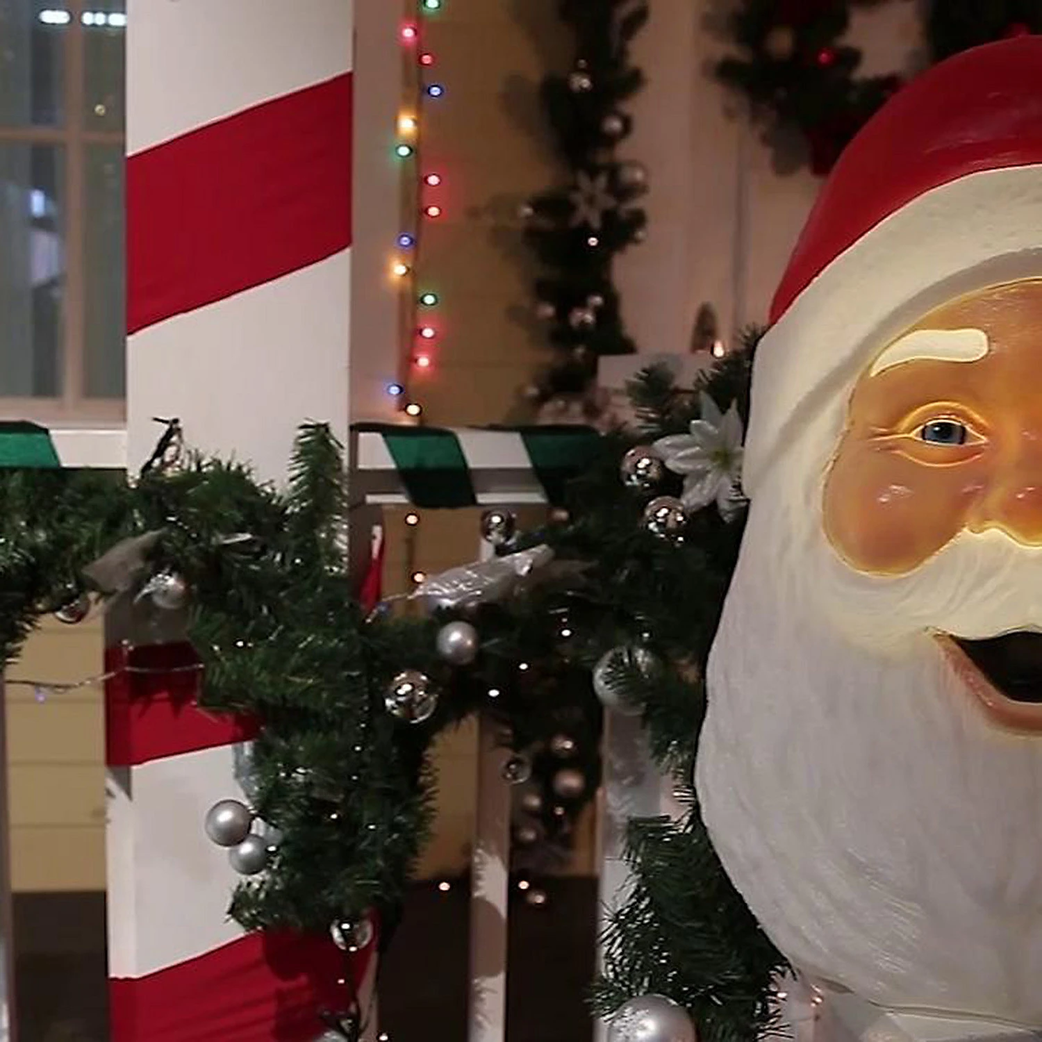 Santa Plaque With Sound Lights 3 Santa Plaque With Sound Lights - Image 3